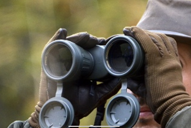Binoculars Med
